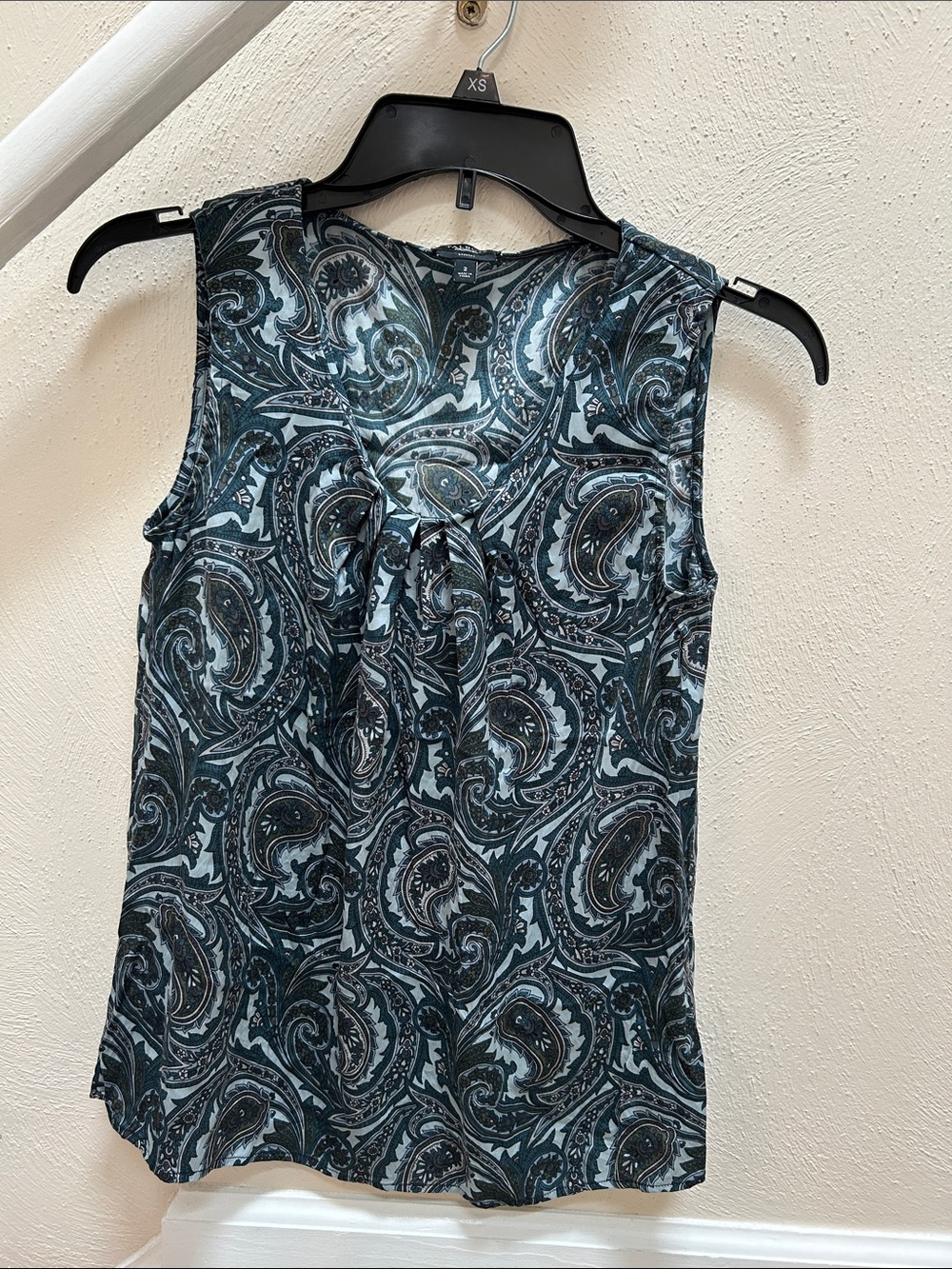 EUC Talbots 92% Silk Blend Teal Paisley Blouse